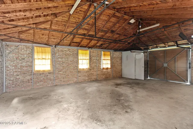 $195,000 | 711 North Deshotel Avenue, Kaplan, LA 70548