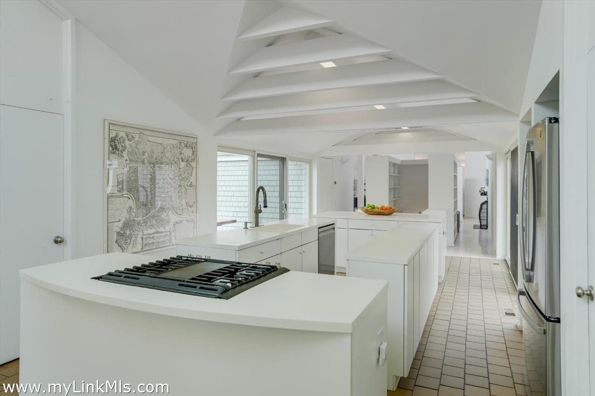 44 Cencelle Chilmark, MA 02535 - Photo 27 of 51