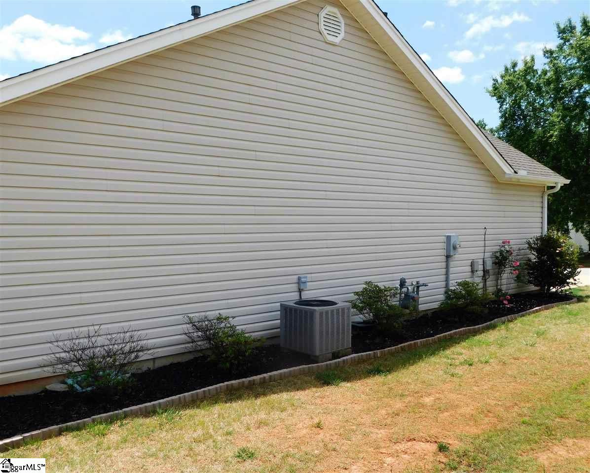 6 Hartman Road Greer, SC 29651 - Photo 3 of 23