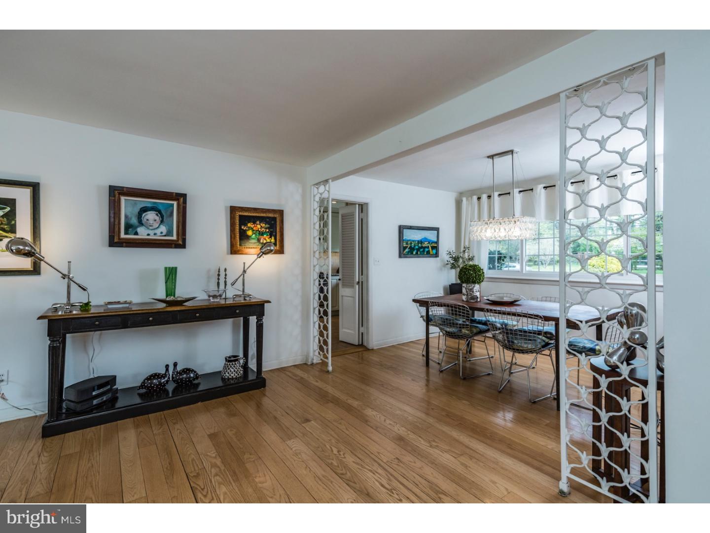 60 Parkside Drive Princeton, NJ 08540 - Photo 6 of 25 Living Room
