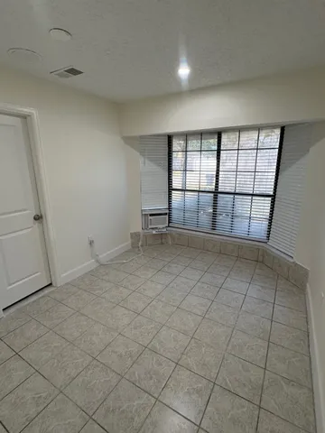 $850 | 10134 Kirkglen Drive, Unit 1, Houston, TX 77089