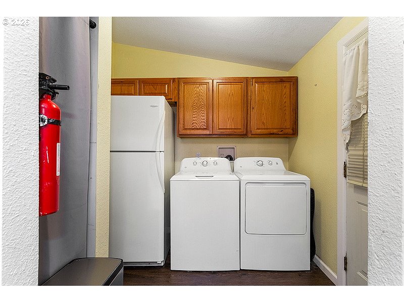 774 Southwest Sunset Way, Unit 79 Troutdale, OR 97060 - Photo 13 of 23 Laundry