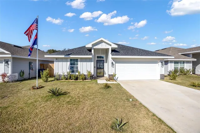$339,900 | 25034 Southwest 24th Place, Newberry, FL 32669