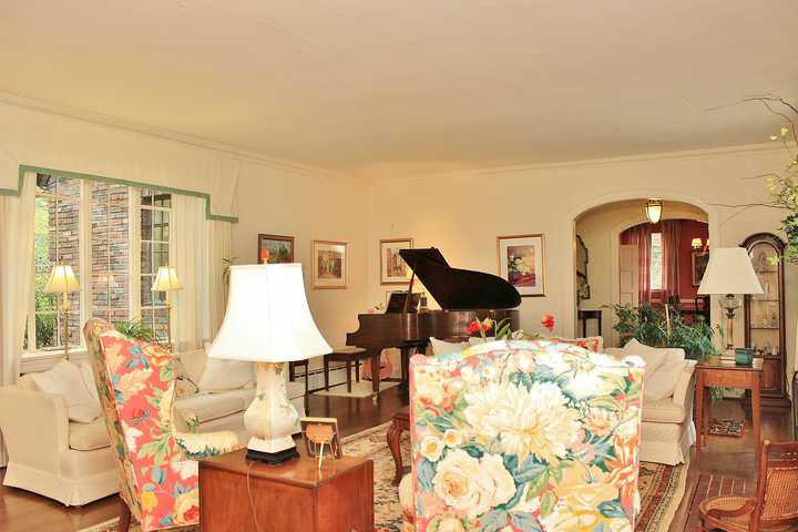 2428 Robin Hood Road Southeast Roanoke, VA 24014 - Photo 12 of 54 img_8973