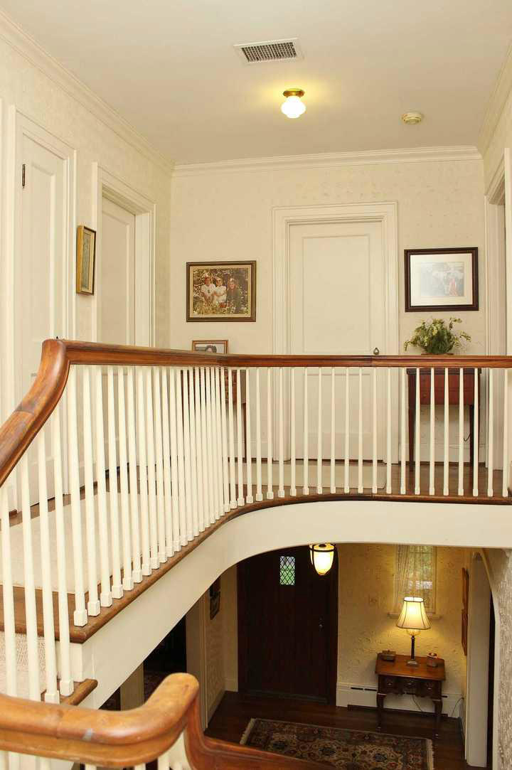 2428 Robin Hood Road Southeast Roanoke, VA 24014 - Photo 33 of 54 img_9060