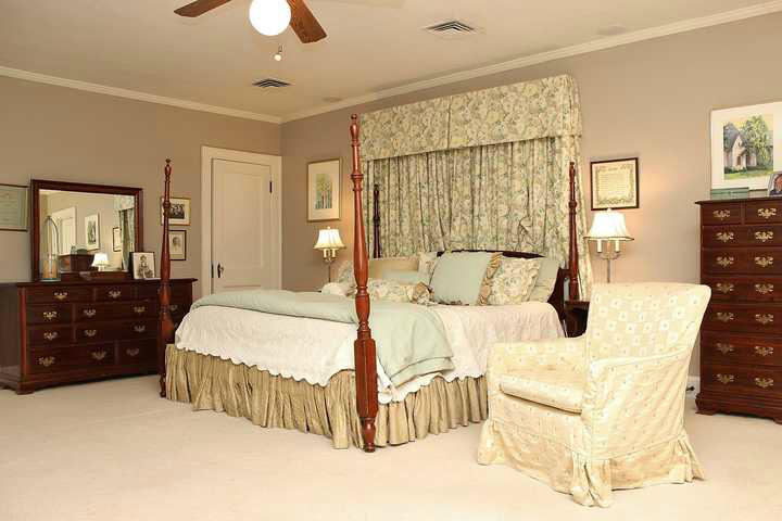 2428 Robin Hood Road Southeast Roanoke, VA 24014 - Photo 35 of 54 img_9064