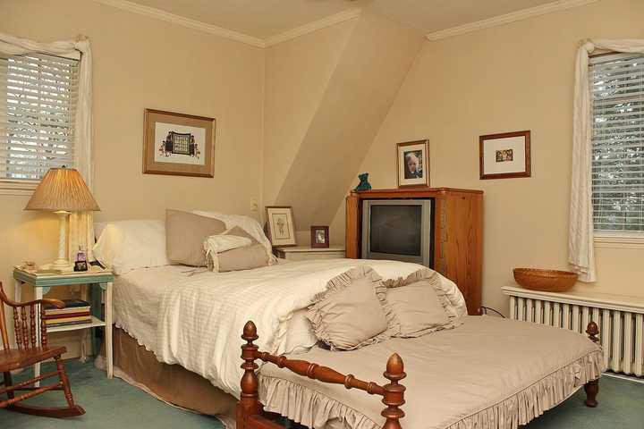 2428 Robin Hood Road Southeast Roanoke, VA 24014 - Photo 38 of 54 img_9105
