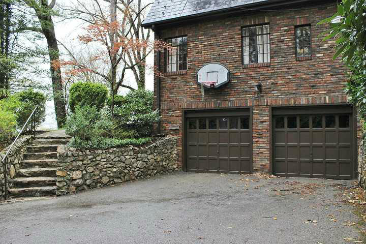 2428 Robin Hood Road Southeast Roanoke, VA 24014 - Photo 42 of 54 img_9137
