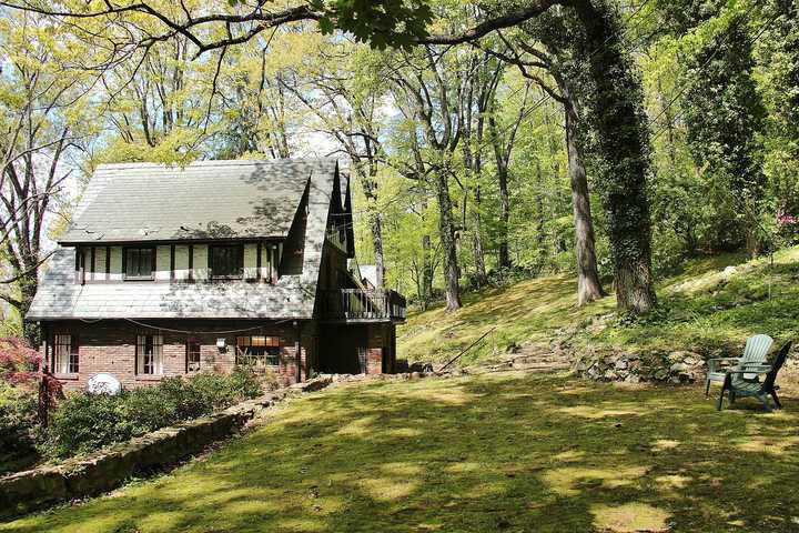 2428 Robin Hood Road Southeast Roanoke, VA 24014 - Photo 7 of 54 img_4009