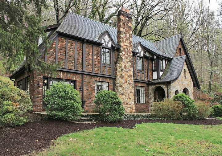 2428 Robin Hood Road Southeast Roanoke, VA 24014 - Photo 8 of 54 img_8951