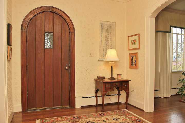 2428 Robin Hood Road Southeast Roanoke, VA 24014 - Photo 9 of 54 img_8963