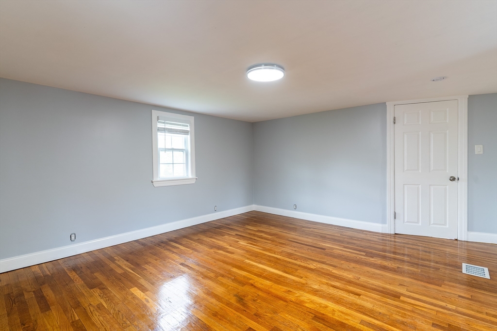 37 Tingley Road Braintree, MA 02184 - Photo 19 of 33 Gallery Image 19
