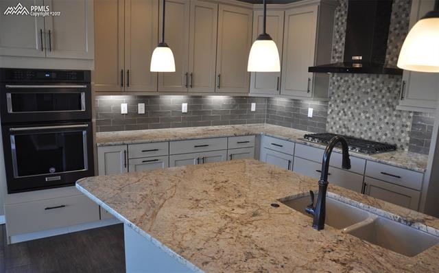 2024 Ruffino Drive Colorado Springs, CO 80921 - Photo 3 of 22