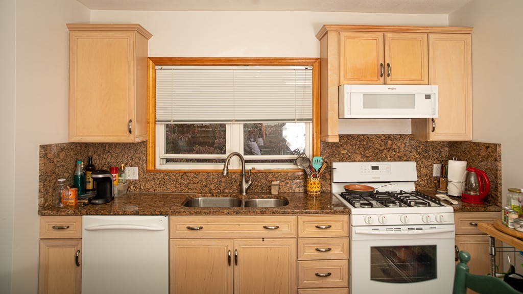 12 Kilsyth Road Medford, MA 02155 - Photo 23 of 36