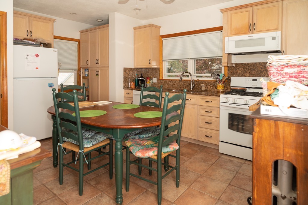 12 Kilsyth Road Medford, MA 02155 - Photo 24 of 36