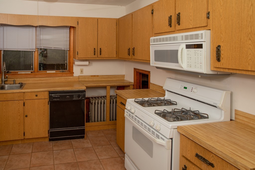 12 Kilsyth Road Medford, MA 02155 - Photo 30 of 36