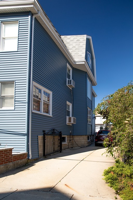 12 Kilsyth Road Medford, MA 02155 - Photo 5 of 36