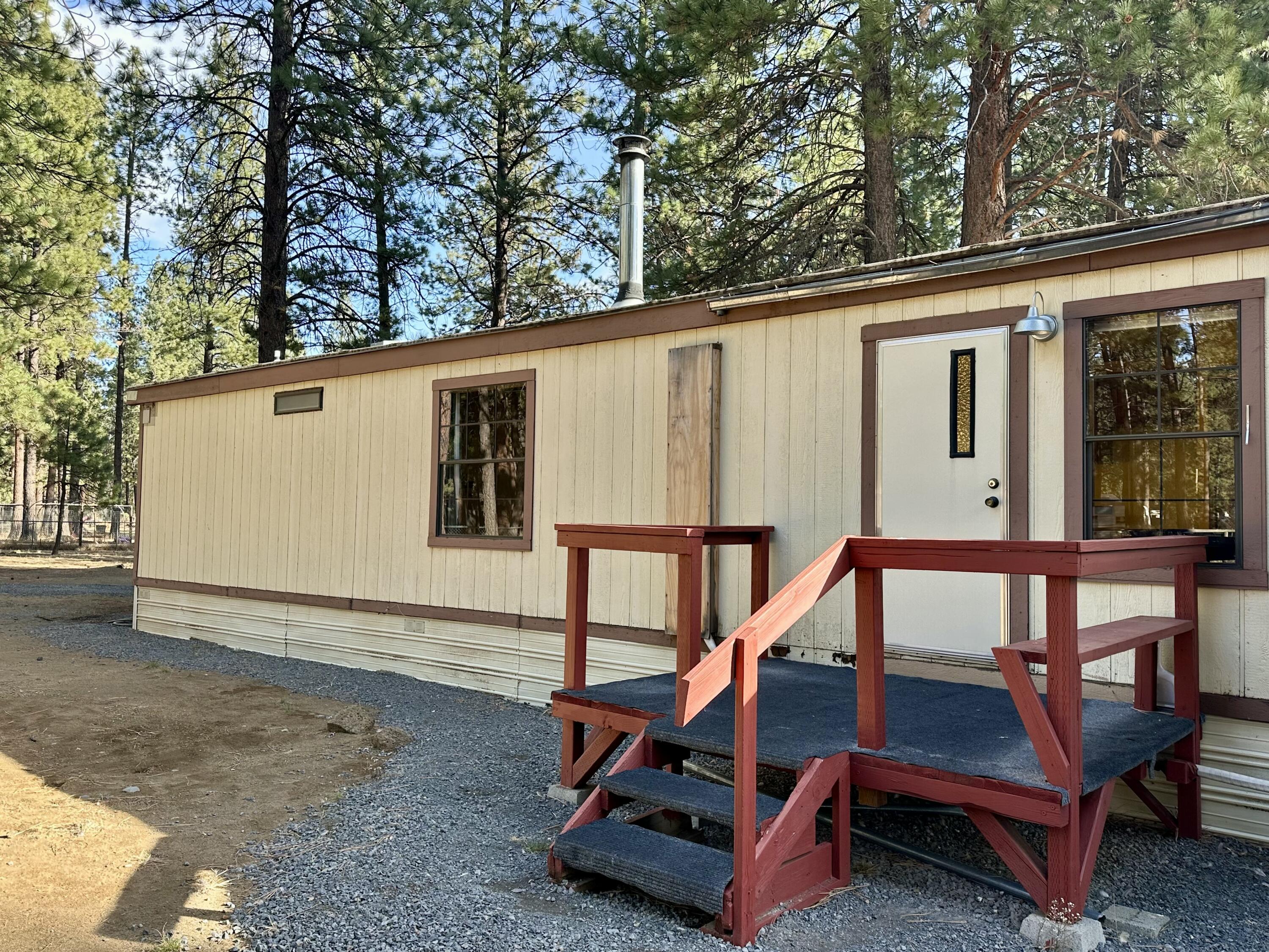 60083 Navajo Road Bend, OR 97702 - Photo 19 of 20 Back deck facing west for evening sun