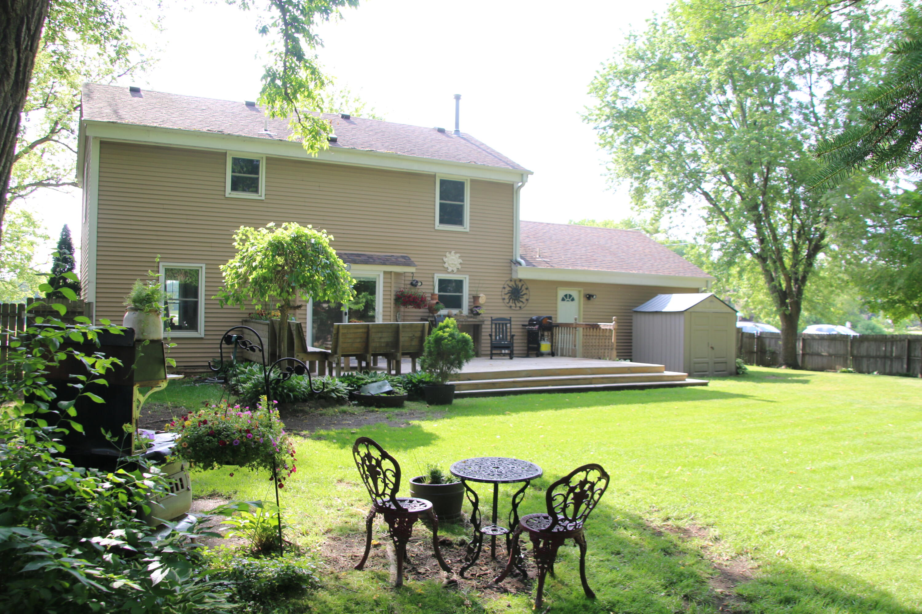 1400 South Ridgeway Road New Berlin, WI 53146 - Photo 29 of 31 Yard