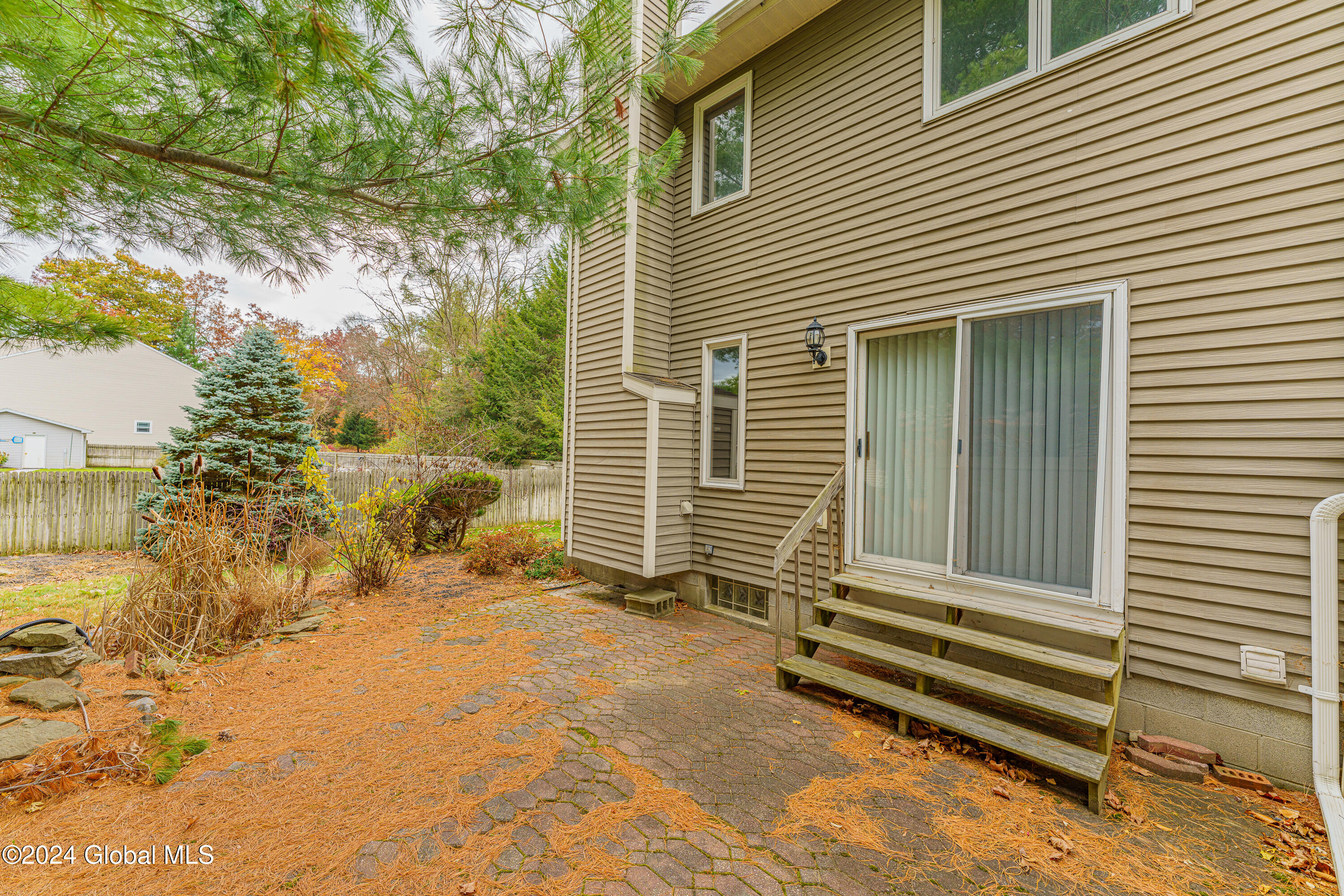 2033 Rosedale Way Guilderland, NY 12303 - Photo 45 of 50 Yard 4