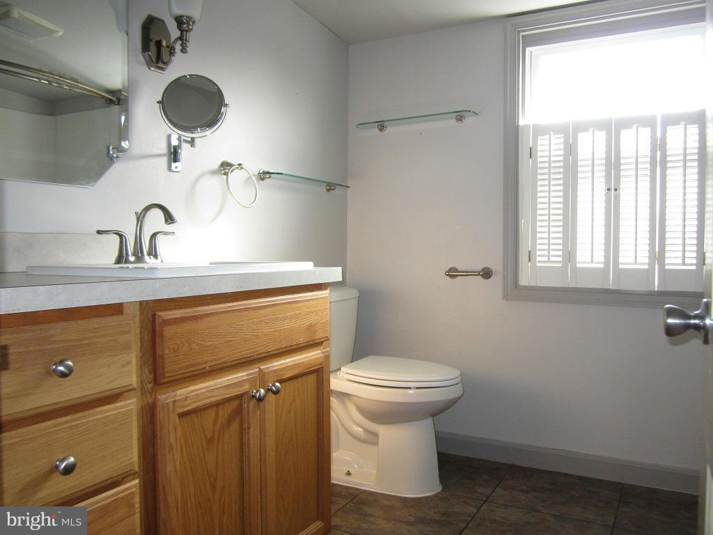 1805 Hanford Road Baltimore, MD 21237 - Photo 12 of 26 Upper Level Full Bath