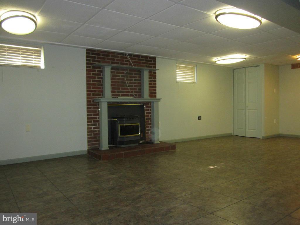 1805 Hanford Road Baltimore, MD 21237 - Photo 18 of 26 Family Room