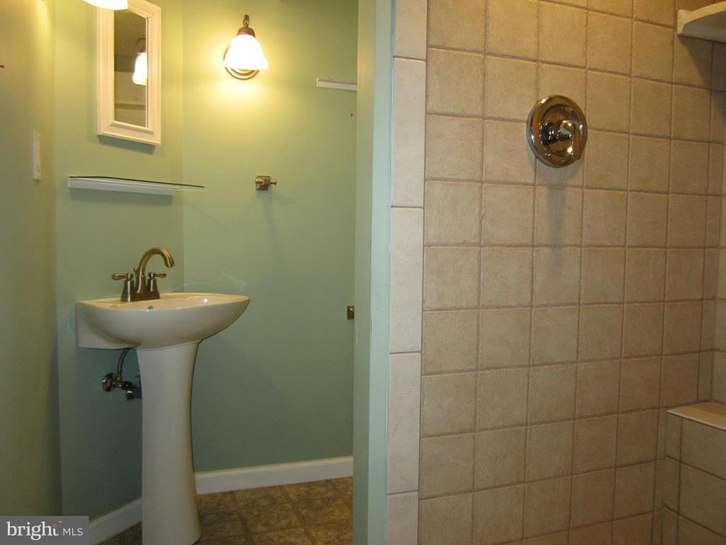 1805 Hanford Road Baltimore, MD 21237 - Photo 21 of 26 Lower Level Full Bath