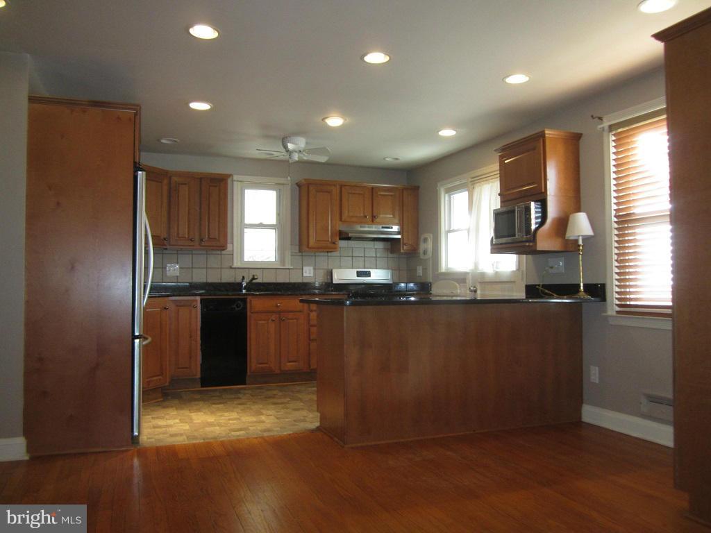 1805 Hanford Road Baltimore, MD 21237 - Photo 6 of 26 Kitchen