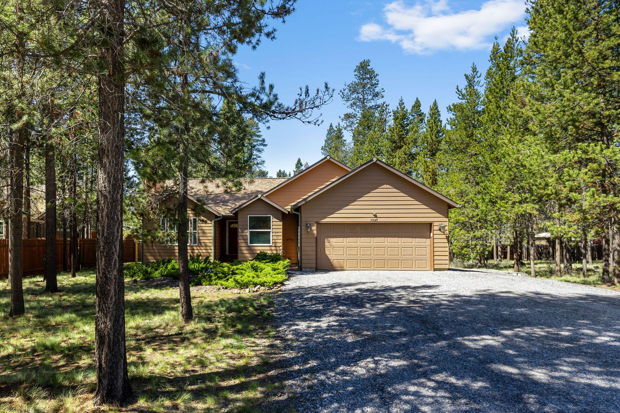 55647 Swan Road Bend, OR 97707 - Photo 2 of 33