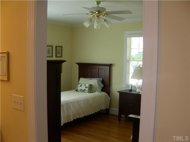1316 Canterbury Road Raleigh, NC 27608 - Photo 9 of 14