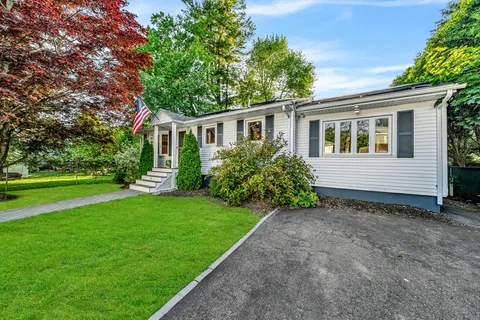 $599,900 | 2 Bailey Street, Methuen, MA 01844