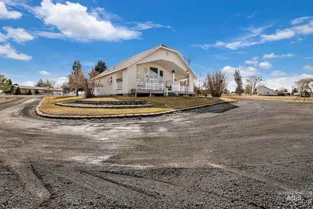 $2,400,000 | 492 Orchard Drive West, Twin Falls, ID 83301
