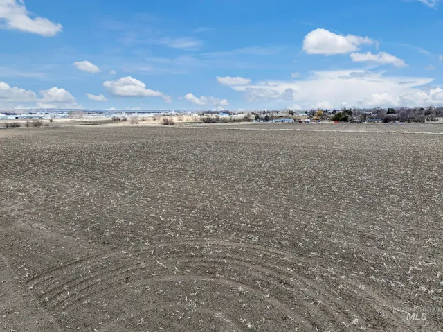 $2,400,000 | 492 Orchard Drive West, Twin Falls, ID 83301