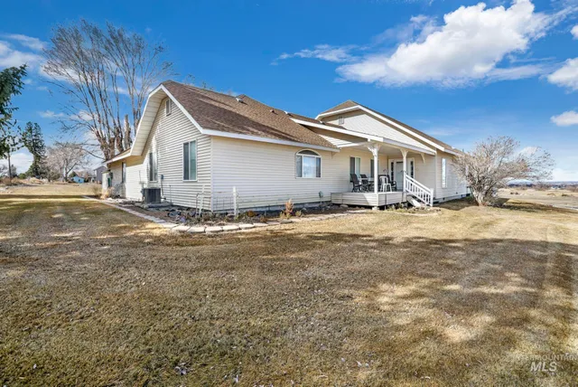 $2,400,000 | 492 Orchard Drive West, Twin Falls, ID 83301