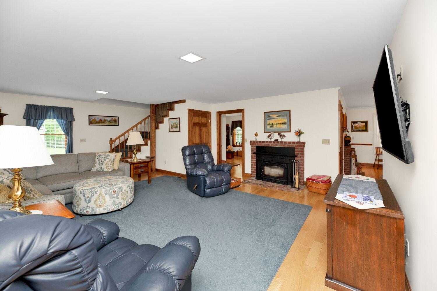 1070 East Madison Road Madison, ME 04950 - Photo 50 of 95 Living Room