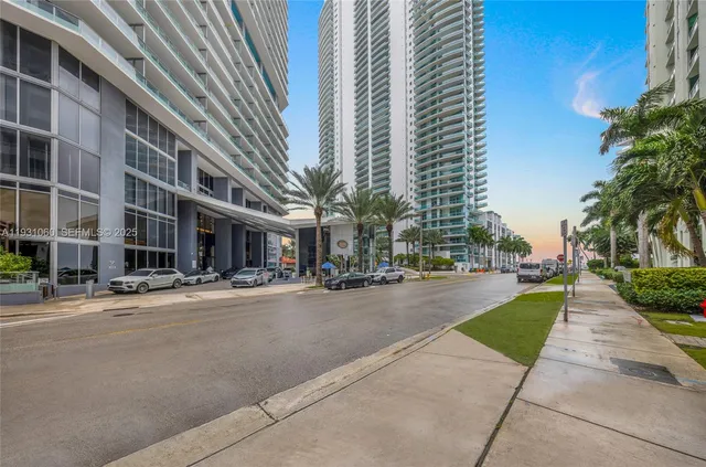 $4,500 | 170 Southeast 14th Street, Unit 2701, Miami, FL 33131