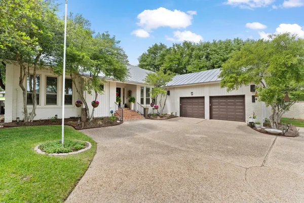 $1,075,000 | 106 Southern Spur, Horseshoe Bay, TX 78657
