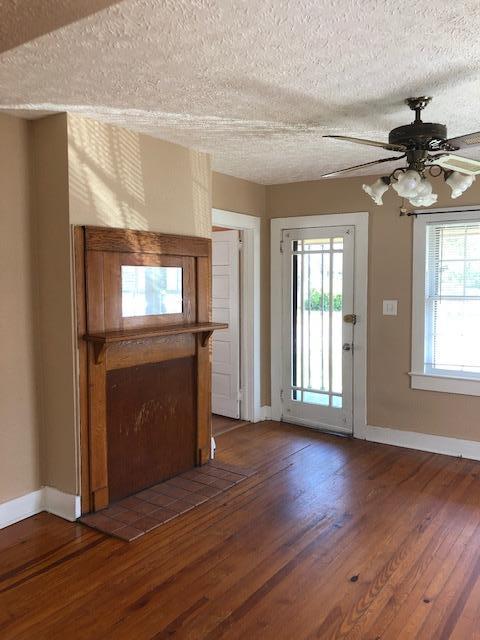 2409 Overlook Road Kingsport, TN 37664 - Photo 9 of 25 overlook living room