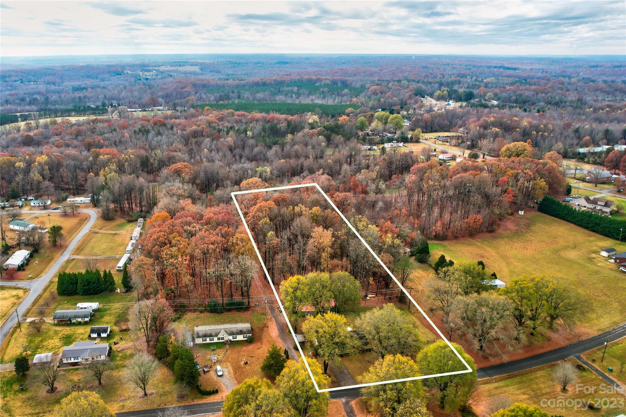 156 Clements Road Statesville, NC 28677 - Photo 4 of 41 Gallery Image 4