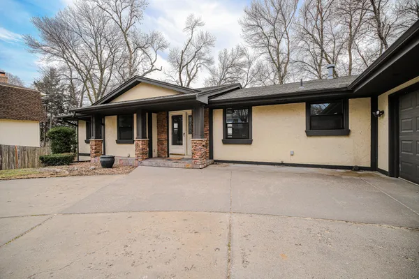 $850,000 | 12891 73rd Avenue North, Maple Grove, MN 55369