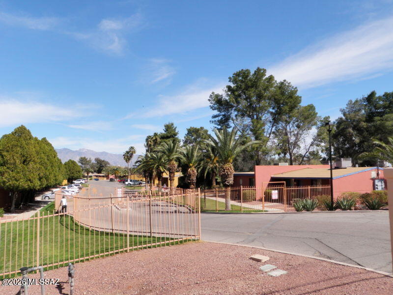 350 North Silverbell Road, Unit 94 Tucson, AZ 85745 - Photo 15 of 15 a view of a basketball court