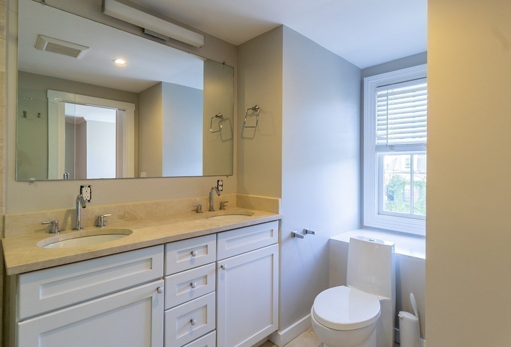 42 Rutland Square, Unit 3 Boston, MA 02118 - Photo 14 of 27