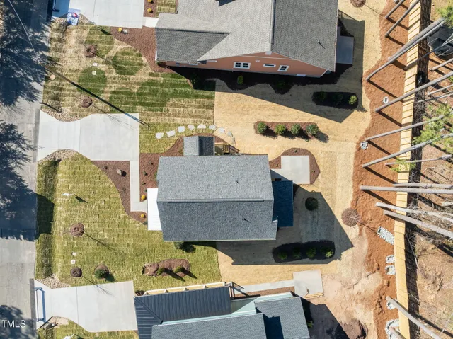 a bathroom with a toilet