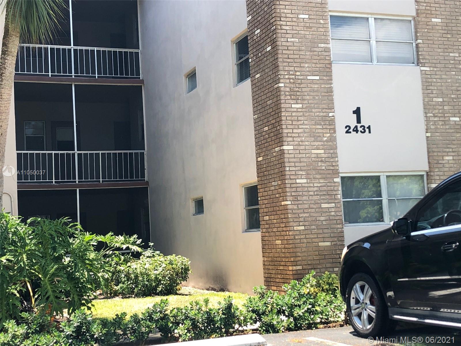 Arrowhead Davie, FL 33324 - Photo 4 of 21 a view of a house with a yard