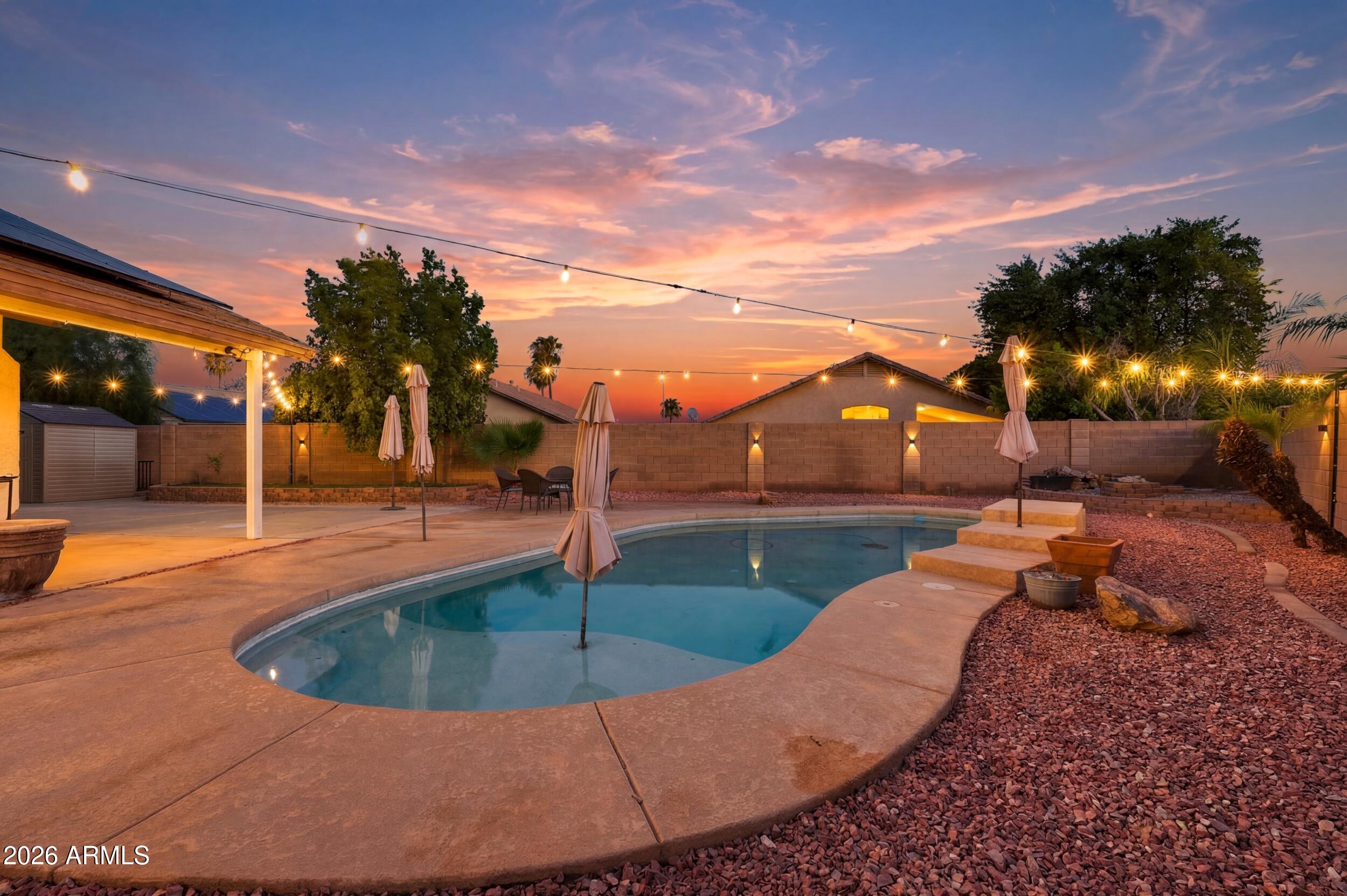 12813 West Monte Vista Road Avondale, AZ 85392 - Photo 4 of 53 4_dsc00657_twilight_739f5533_940e8827