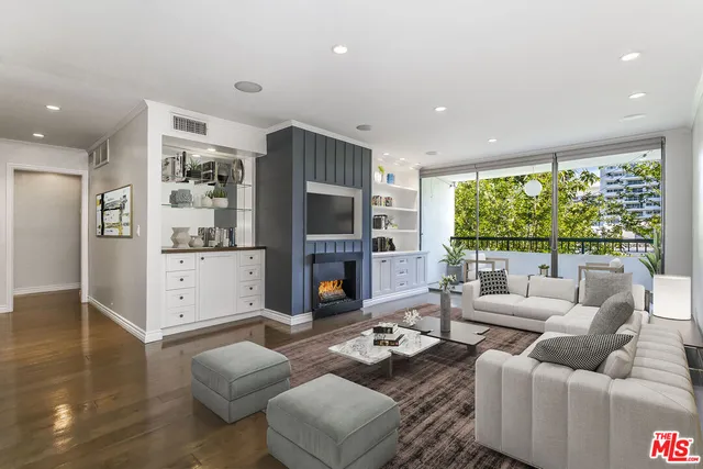 $895,000 | 906 North Doheny Drive, Unit 311, West Hollywood, CA 90069