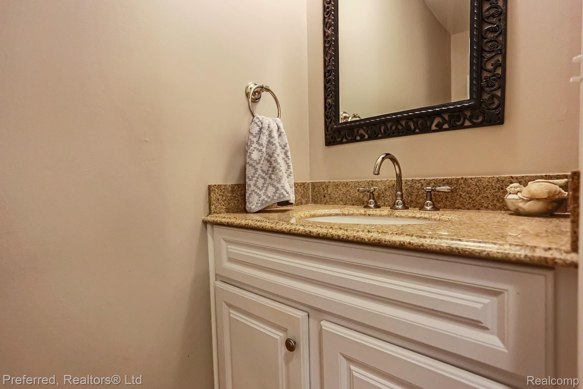 7441 Chichester Road Canton, MI 48187 - Photo 22 of 41 22.jpg