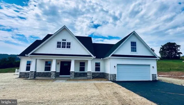 $539,900 | 1 Libby's Ridge Road, Berkeley Springs, WV 25411