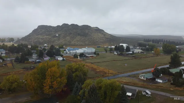 $186,000 | 500 Somerville Street, Jordan Valley, OR 97910