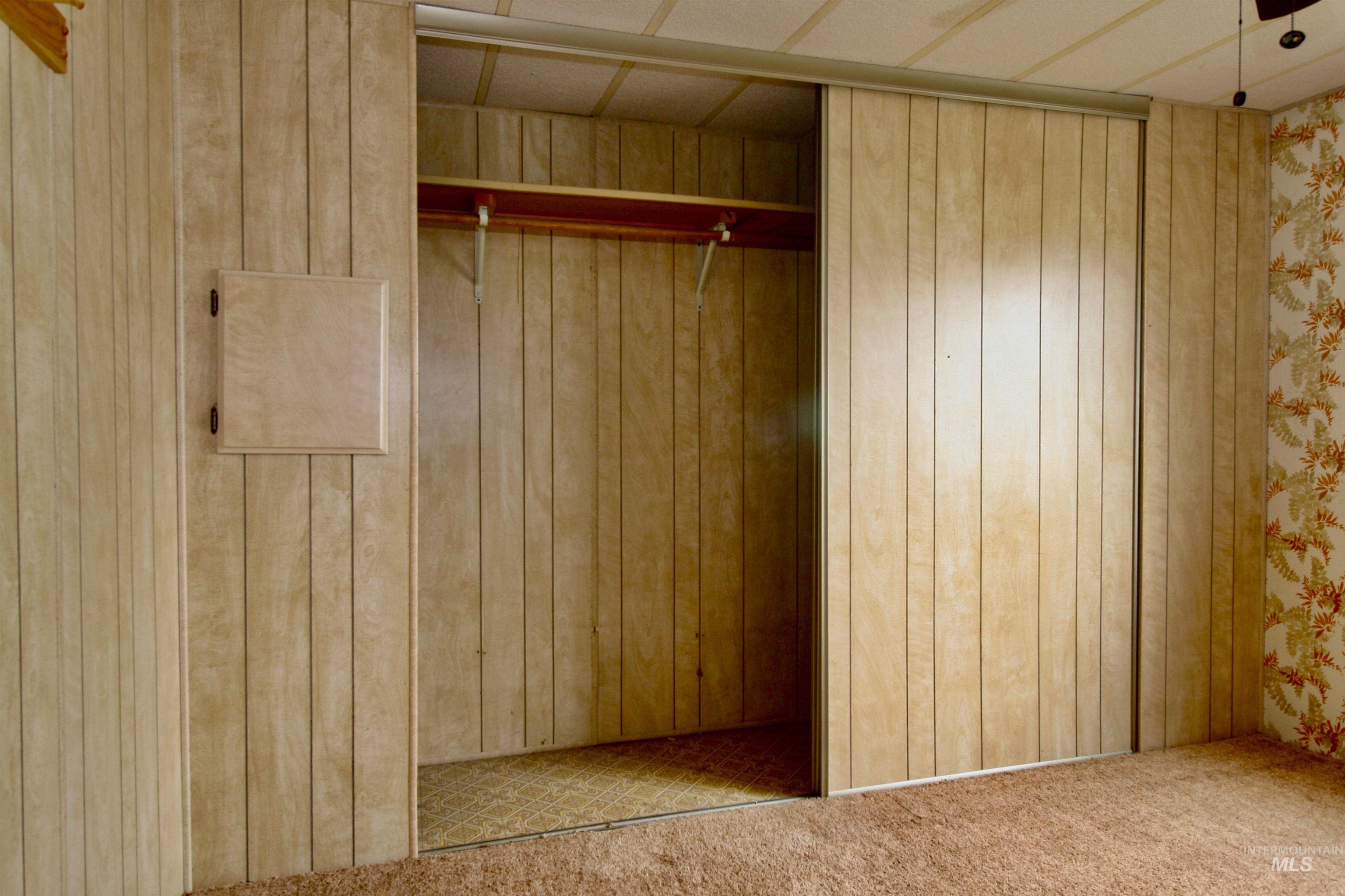 500 Somerville Street Jordan Valley, OR 97910 - Photo 17 of 35 View of closet